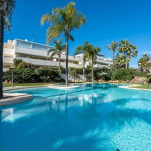 Altos De Banus I Apartamento